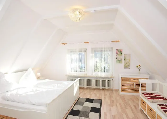 Feriehus Haushaelfte-kuddel-104 *